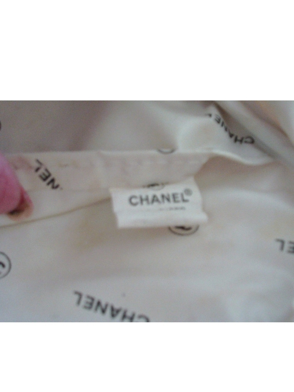 Authentic CHANEL Cream Cosmetic Pouch with Black Trim - Picture 7 of 7
